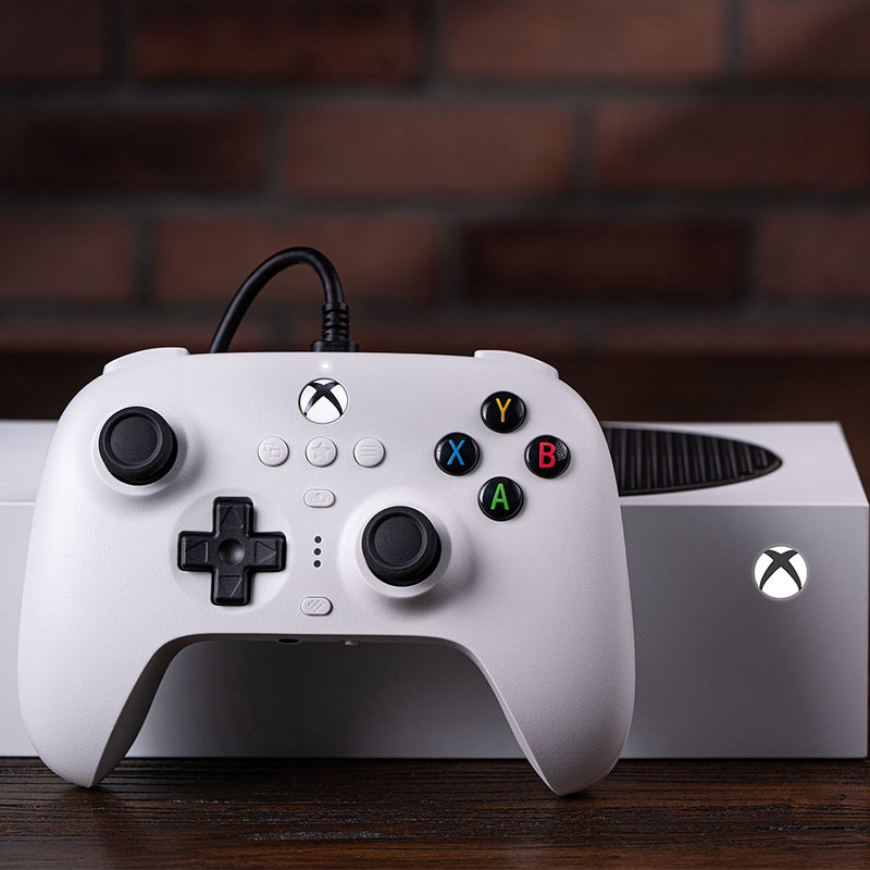 8BitDo Ultimate Wired Controller for Xbox (Hall Effect Joystick) - Controller with a Familiar and Practical Layout