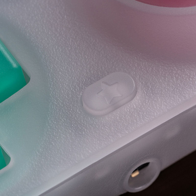 8BitDo Ultimate Mini Wired Controller for Xbox - Controller with a Familiar and Practical Layout