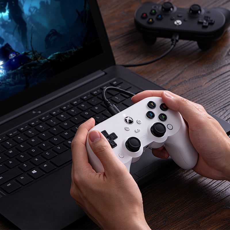 8BitDo Pro 2 Wired Controller for Xbox (Hall Effect joysticks) - Controller with a Familiar and Practical Layout