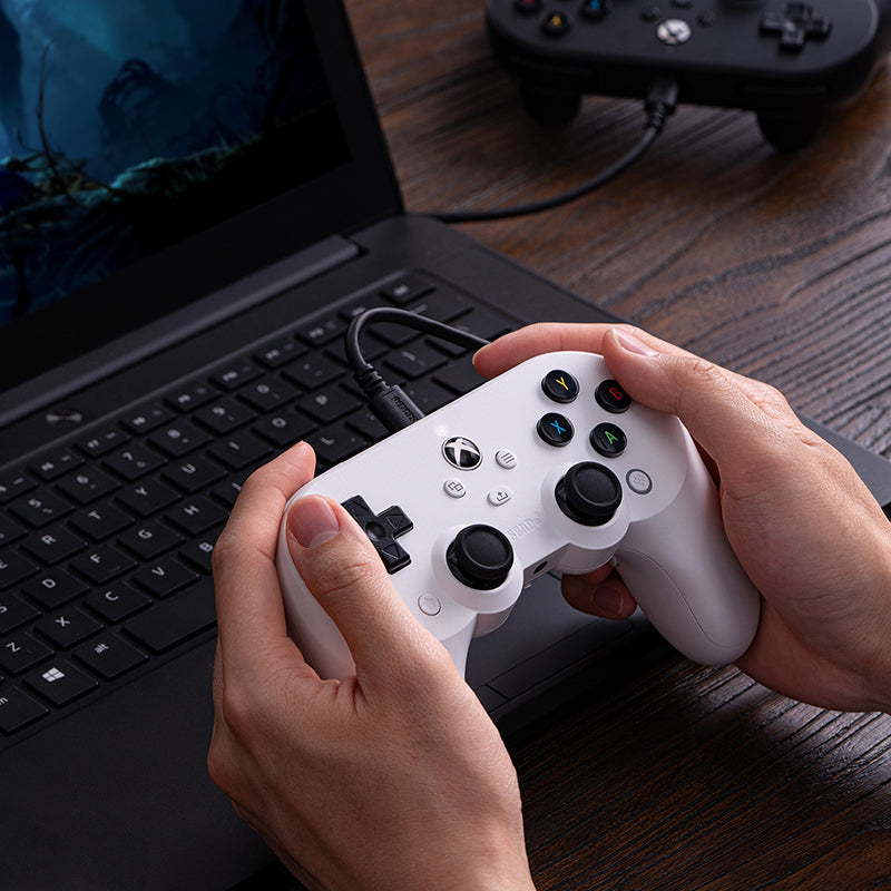 8BitDo Pro 2 Wired Controller for Xbox (Hall Effect joysticks) - Controller with a Familiar and Practical Layout