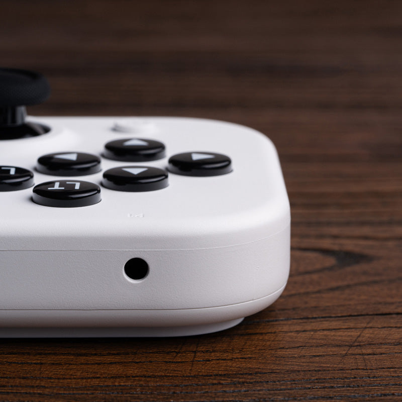 8BitDo Lite SE 2.4G Wireless Controller for Xbox - Controller with a Familiar and Practical Layout