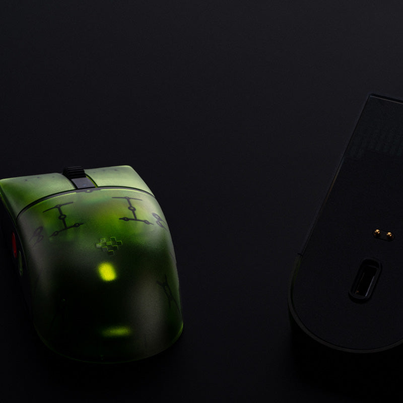 8BitDo Retro R8 Mouse - Xbox Edition - Mouse Collection for Gaming and Everyday Use