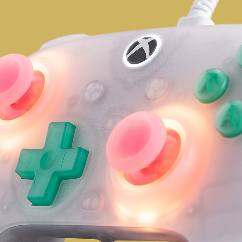 8BitDo Ultimate Mini Wired Controller for Xbox - Controller with a Familiar and Practical Layout