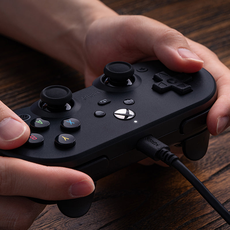 8BitDo Pro 2 Wired Controller for Xbox (Hall Effect joysticks) - Controller with a Familiar and Practical Layout