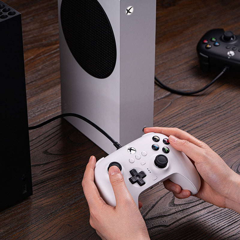 8BitDo Ultimate Wired Controller for Xbox (Hall Effect Joystick) - Controller with a Familiar and Practical Layout